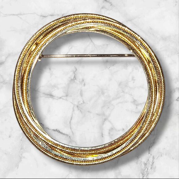 Vintage Signed Kramer Of New York Gold Tone Circle Wreath Ring Brooch Pin - Picture 3 of 8